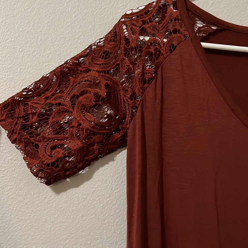 Zenana Signature top with lace sleeves - Picture 3 of 6